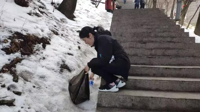 【華山西峰索道】太華索道公司組織干部職工開展學(xué)雷鋒志愿服務(wù)活動(dòng)(圖13) 【華山西峰索道】太華索道公司組織干部職工開展學(xué)雷鋒志愿服務(wù)活動(dòng)(圖13)